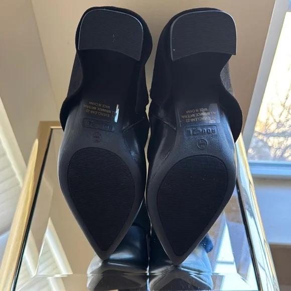 Black lock charm fold over boots - Picture 6 of 6